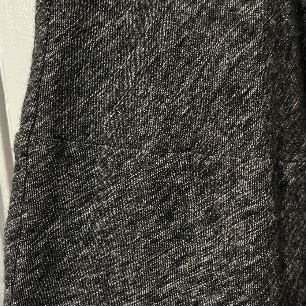 Thick cozy knit wool blend skirt w 4 pockets!